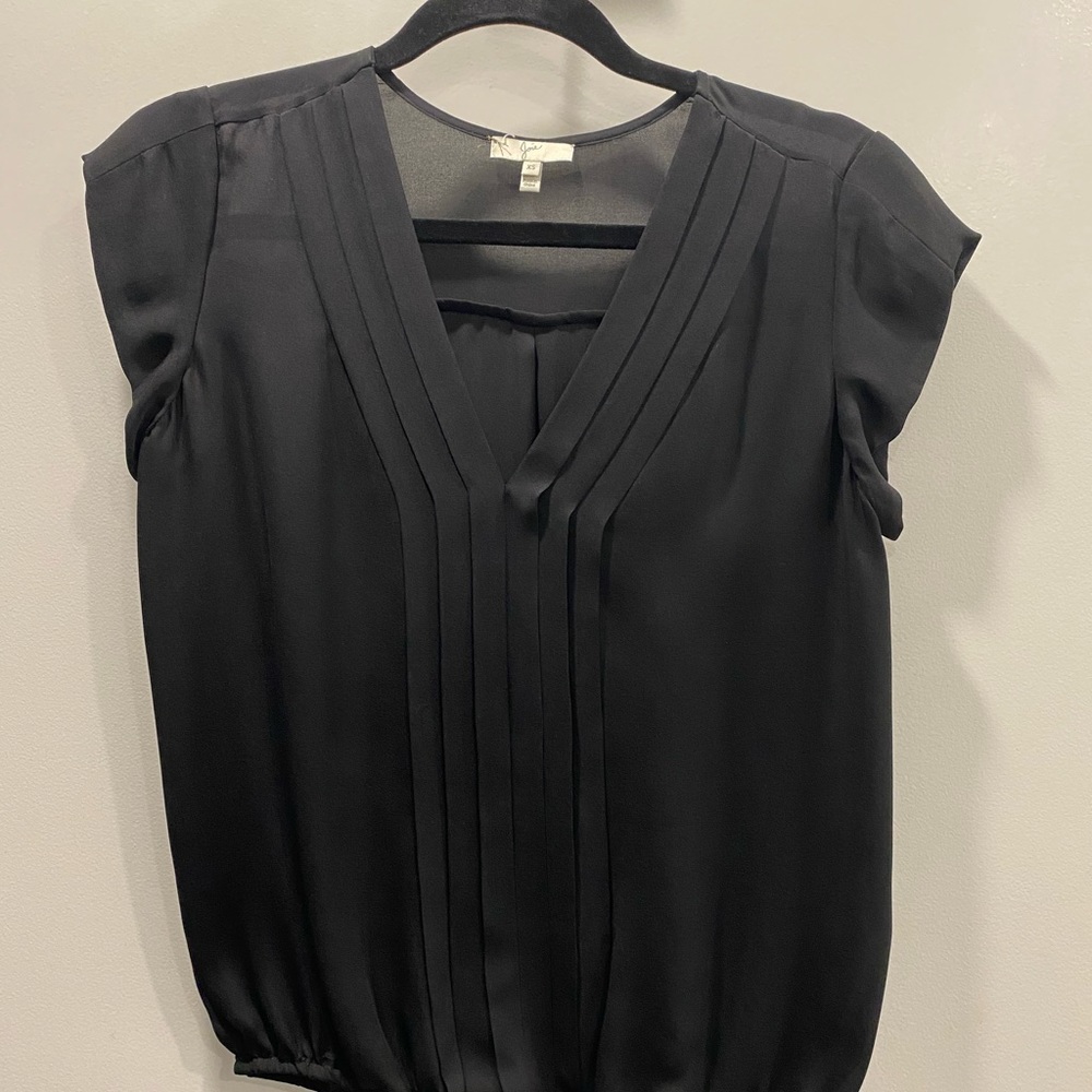 Joie silk shirt sleeve v-neck blouse